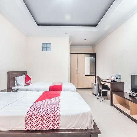 Oyo 1667 Wisma Lux Barkah Jakarta Exterior photo