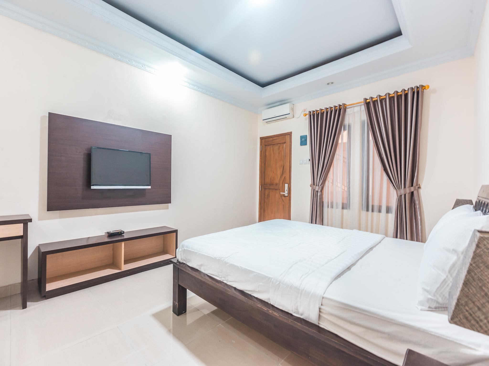 Oyo 1667 Wisma Lux Barkah Jakarta Exterior photo