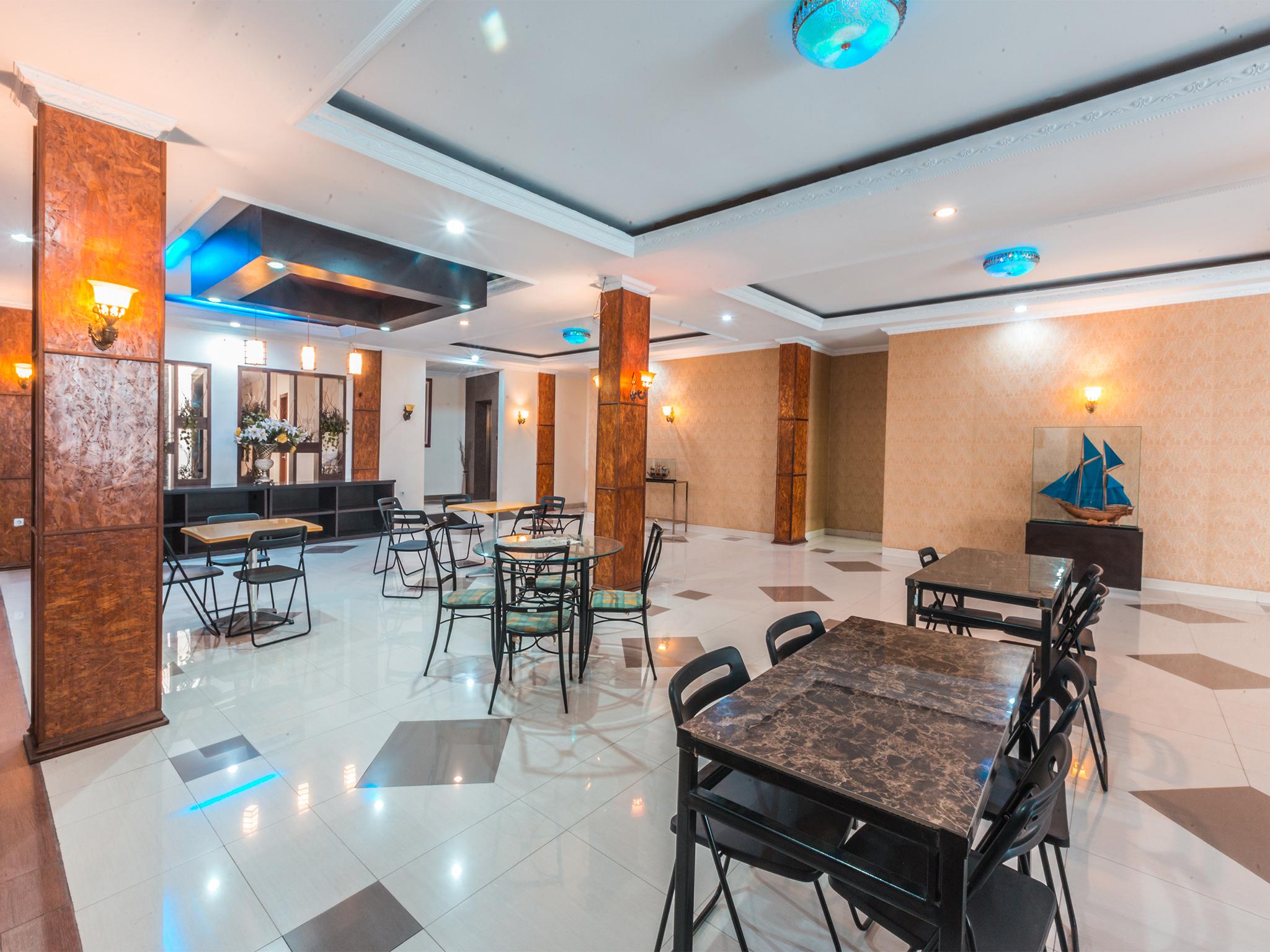 Oyo 1667 Wisma Lux Barkah Jakarta Exterior photo