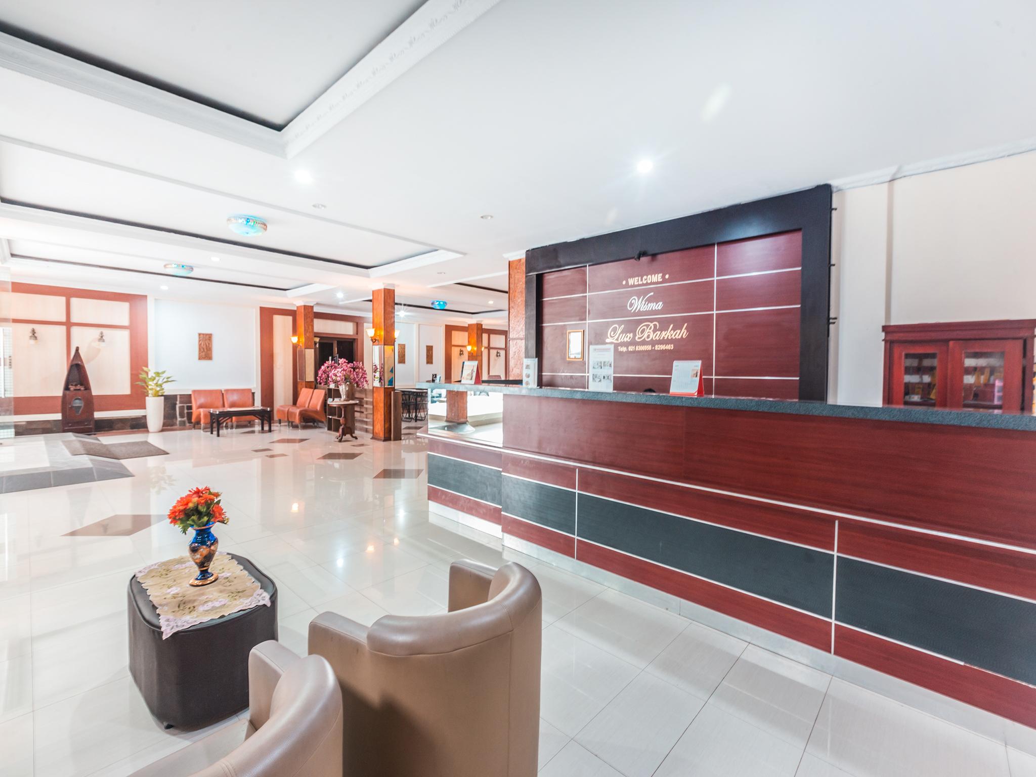 Oyo 1667 Wisma Lux Barkah Jakarta Exterior photo