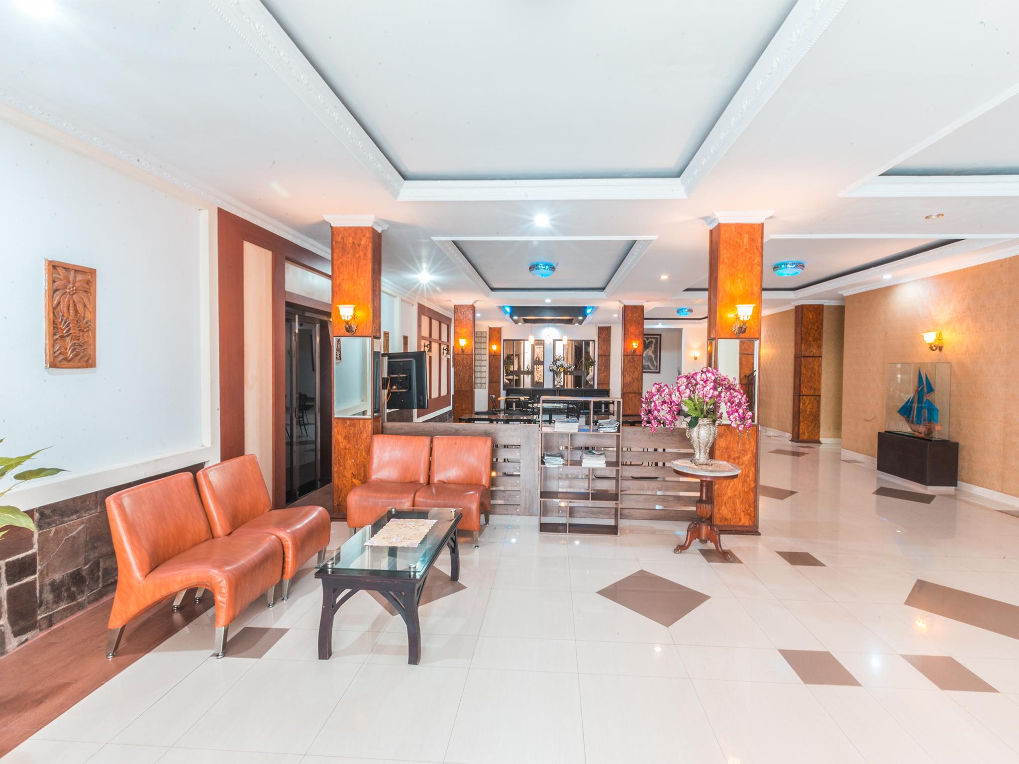 Oyo 1667 Wisma Lux Barkah Jakarta Exterior photo